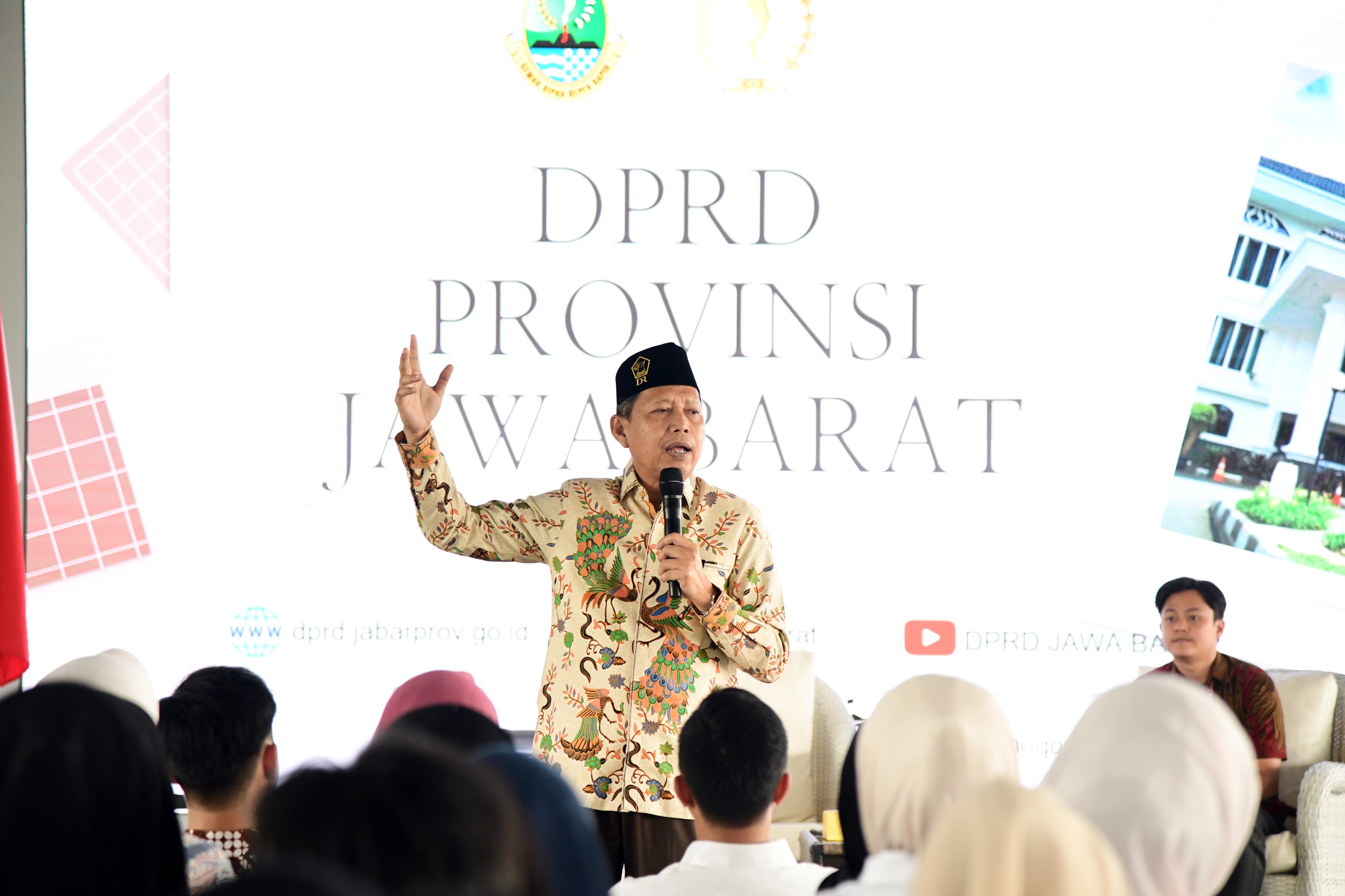 DPRD Jabar Desak Evaluasi Menyeluruh SPMB Usai Muncul Berbagai Kendala pada PCMB 2026